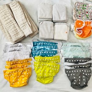 Large bundle of cloth diapers and inserts💕